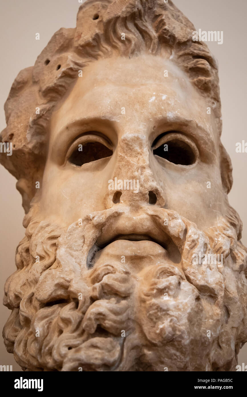 Testa colossale di Zeus, scultore ateniese, Eukleides trovato Aigeira, Achaia, II secolo A.C. Foto Stock