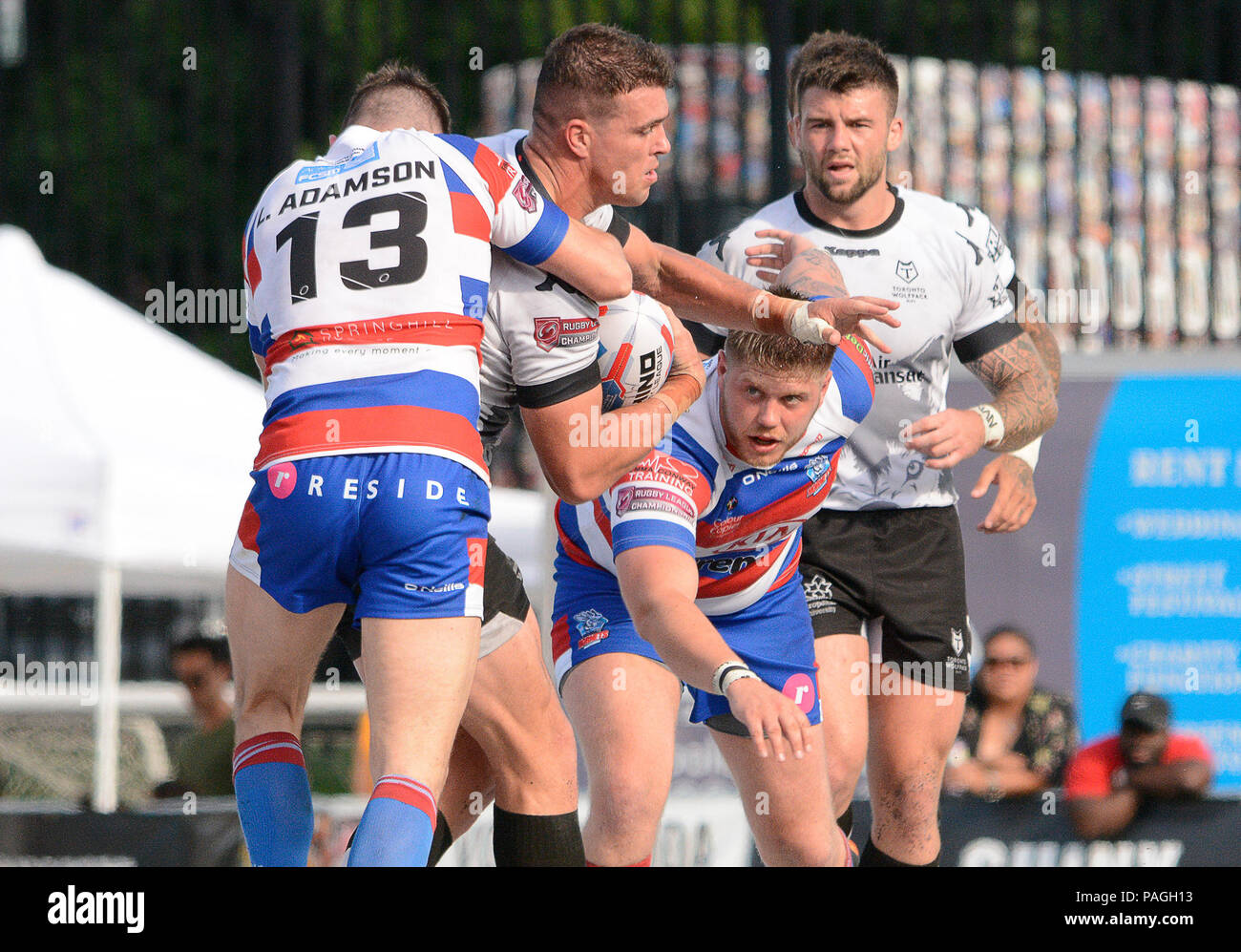 Lamport Stadium, Toronto, Ontario, Canada, 21 luglio 2018. Dacy Lussick di Toronto Wolfpack affrontato da Rochdale Hornets durante il Toronto Wolfpack v Rochdale Hornets nel Betfred campionato. Credito: Touchlinepics/Alamy Foto Stock