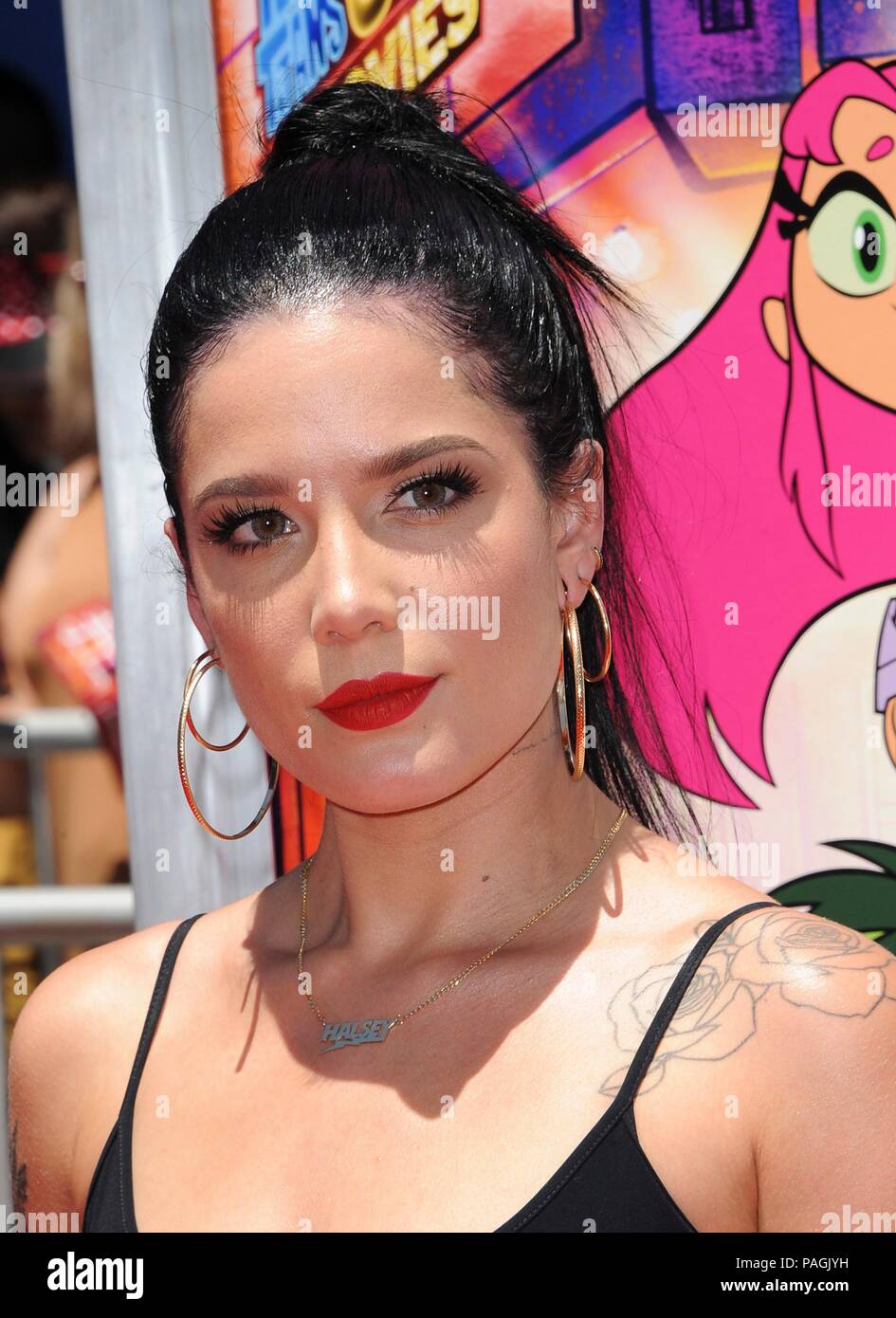 Los Angeles, CA, Stati Uniti d'America. 22 Luglio, 2018. All'arrivo per Teen Titans Andare al cinema Premiere, TCL teatro cinese (in precedenza Grauman's), Los Angeles, CA Luglio 22, 2018. Credito: Elizabeth Goodenough/Everett raccolta/Alamy Live News Foto Stock