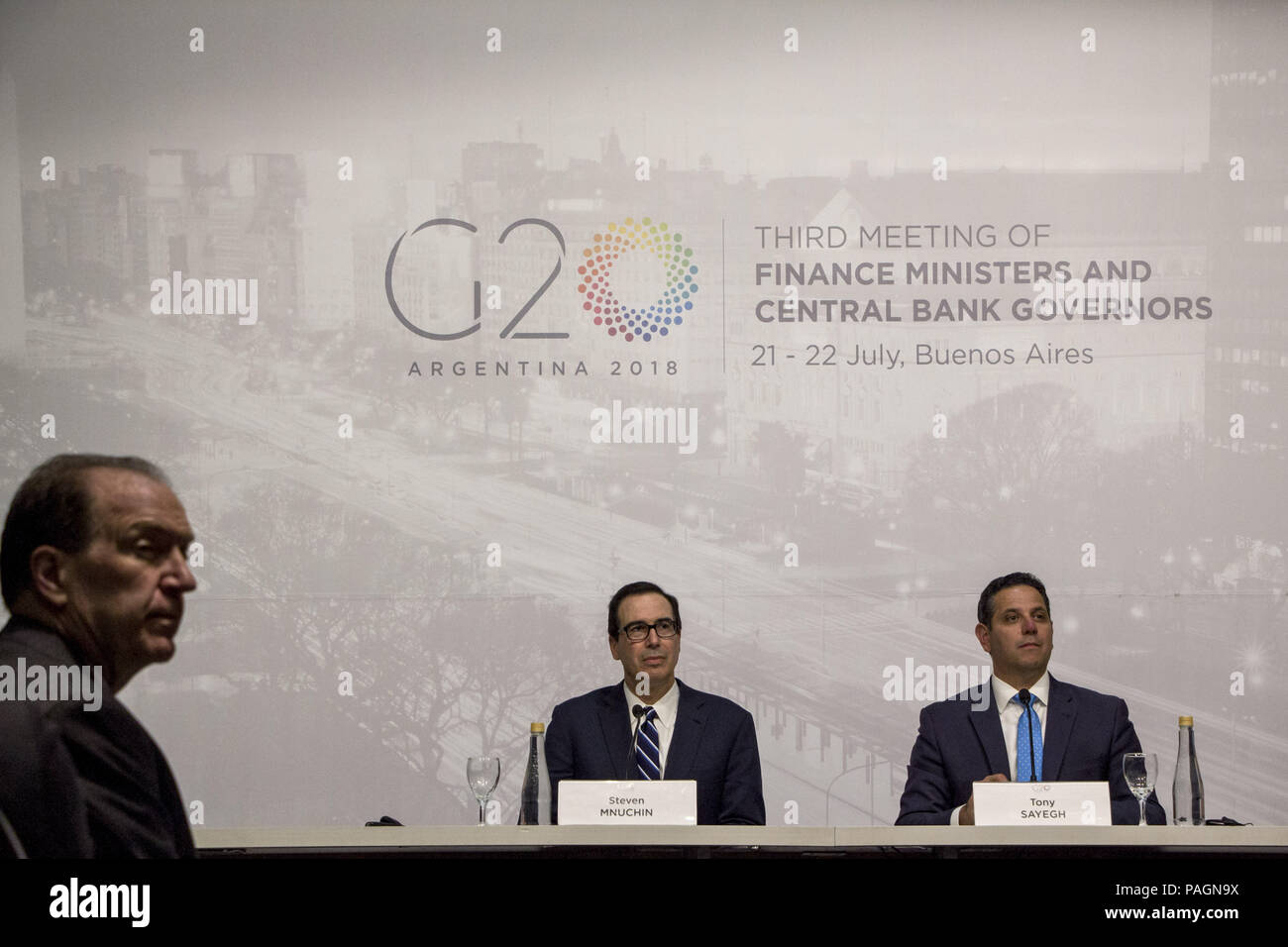 Buenos Aires, capitale federale, Argentina. 22 Luglio, 2018. Il Segretario del Tesoro degli Stati Uniti, Steven Mnuchin, rappresentante della delegazione degli Stati Uniti al G20, ha tenuto una conferenza stampa al termine della terza riunione dei ministri delle Finanze e dei presidenti delle banche centrali, dopo il discorso del Presidente Macri e ha confermato che il presidente Donald Trump si recherà in visita in Argentina per il 30 novembre a partecipare al G20 Leaders Summit. Credito: Roberto Almeida Aveledo/ZUMA filo/Alamy Live News Foto Stock