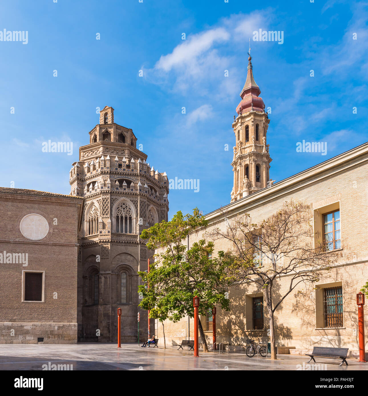 La Cattedrale del Salvatore o Catedral del Salvador di Saragozza in Spagna. Copia spazio per il testo Foto Stock