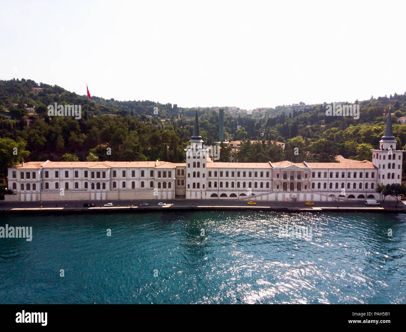 Vista aerea del Kuleli Liceo Militare nella città di Istanbul, Turchia. Edificio storico. Foto Stock
