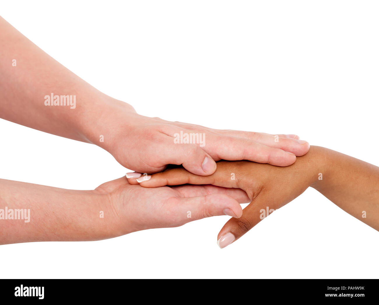 Tenere la mani giovane di un misto di gara su sfondo bianco. Foto Stock