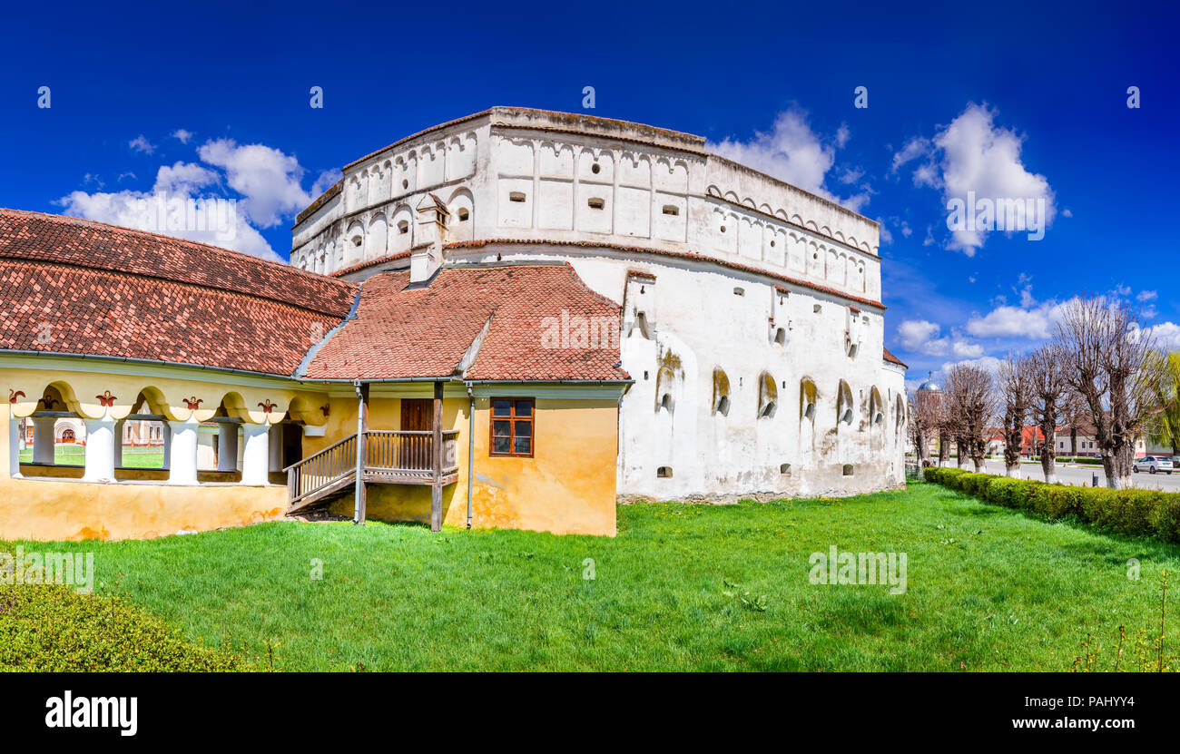Prejmer, Romania e fortificata medievale chiesa sassone in Brasov county punto di riferimento della vecchia Transilvania Foto Stock