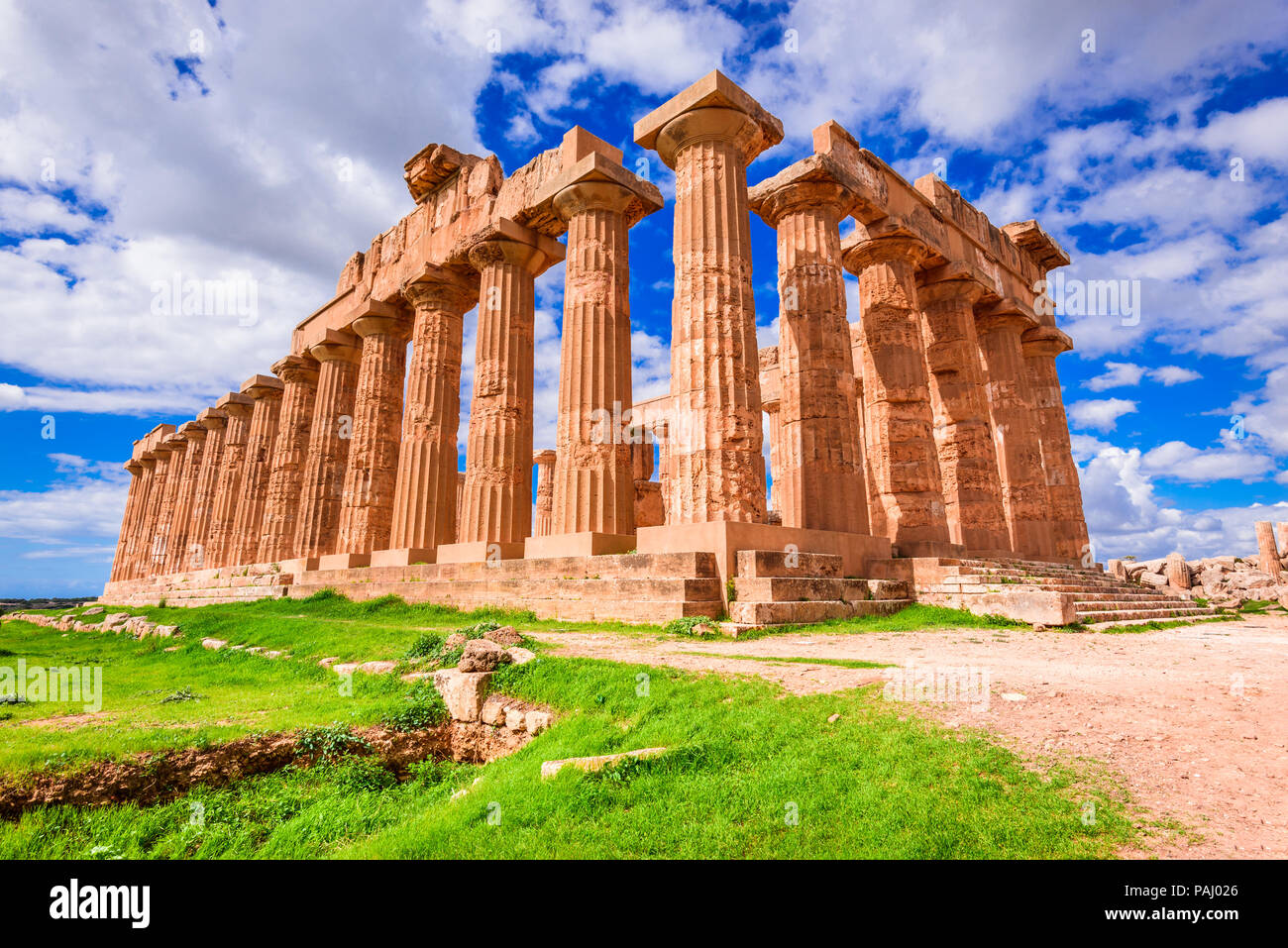Selinunte in Sicilia. Tempio di Hera, antiche rovine greche in Italia, architettura in stile dorico. Foto Stock