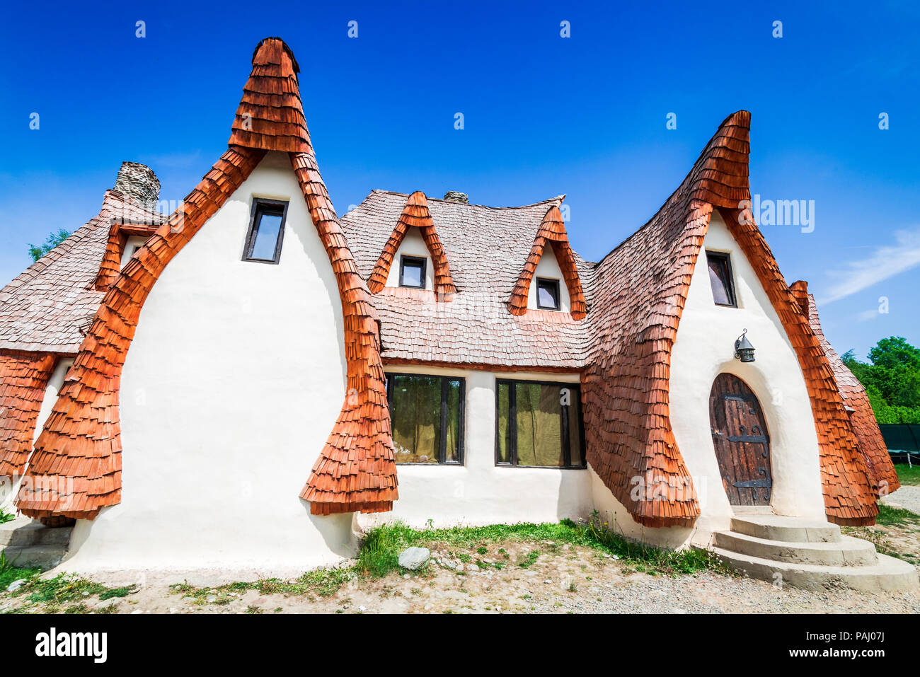 La Valle delle Fate (Castelul de Lut, Valea Zanelor), Hobbit della Transilvania castello costruito di argilla e sabbia in Romania, Transilvania, Porumbacu de Foto Stock