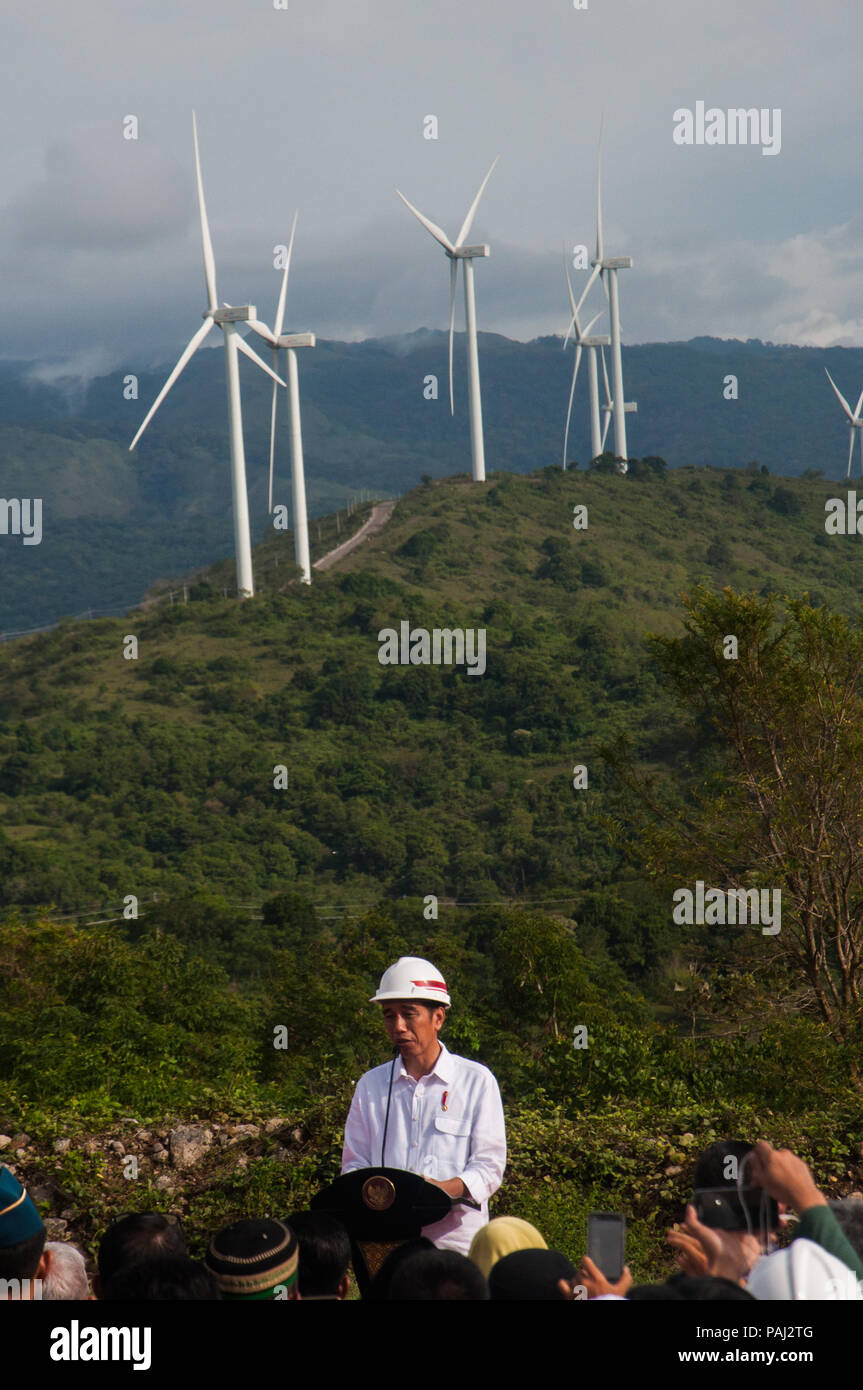 Indonesia Presidente, Joko Widodo inaugura Sidrap Wind Farm in Sidenreng Rappang Regency, Sulawesi Sud il 2 luglio 2018. Foto Stock