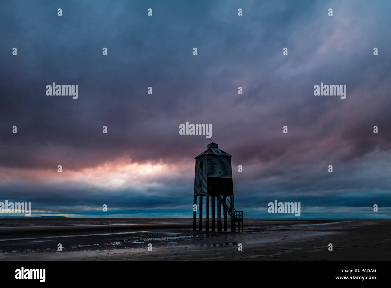 Il basso faro Burnham on sea Foto Stock