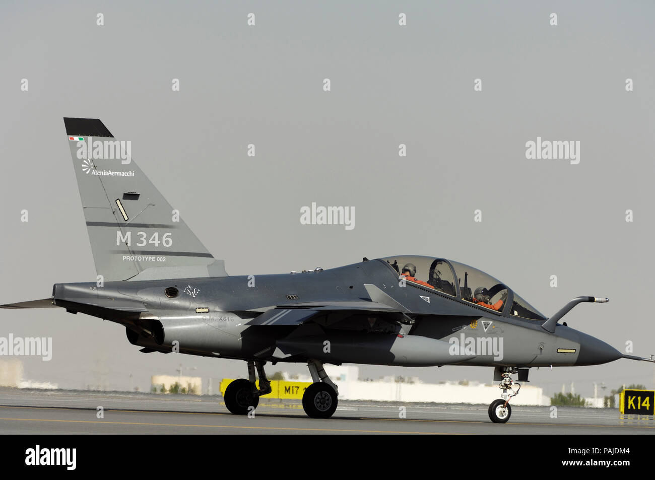 AerMacchi M-346 in rullaggio al salone aeronautico di Dubai 2007 Foto Stock