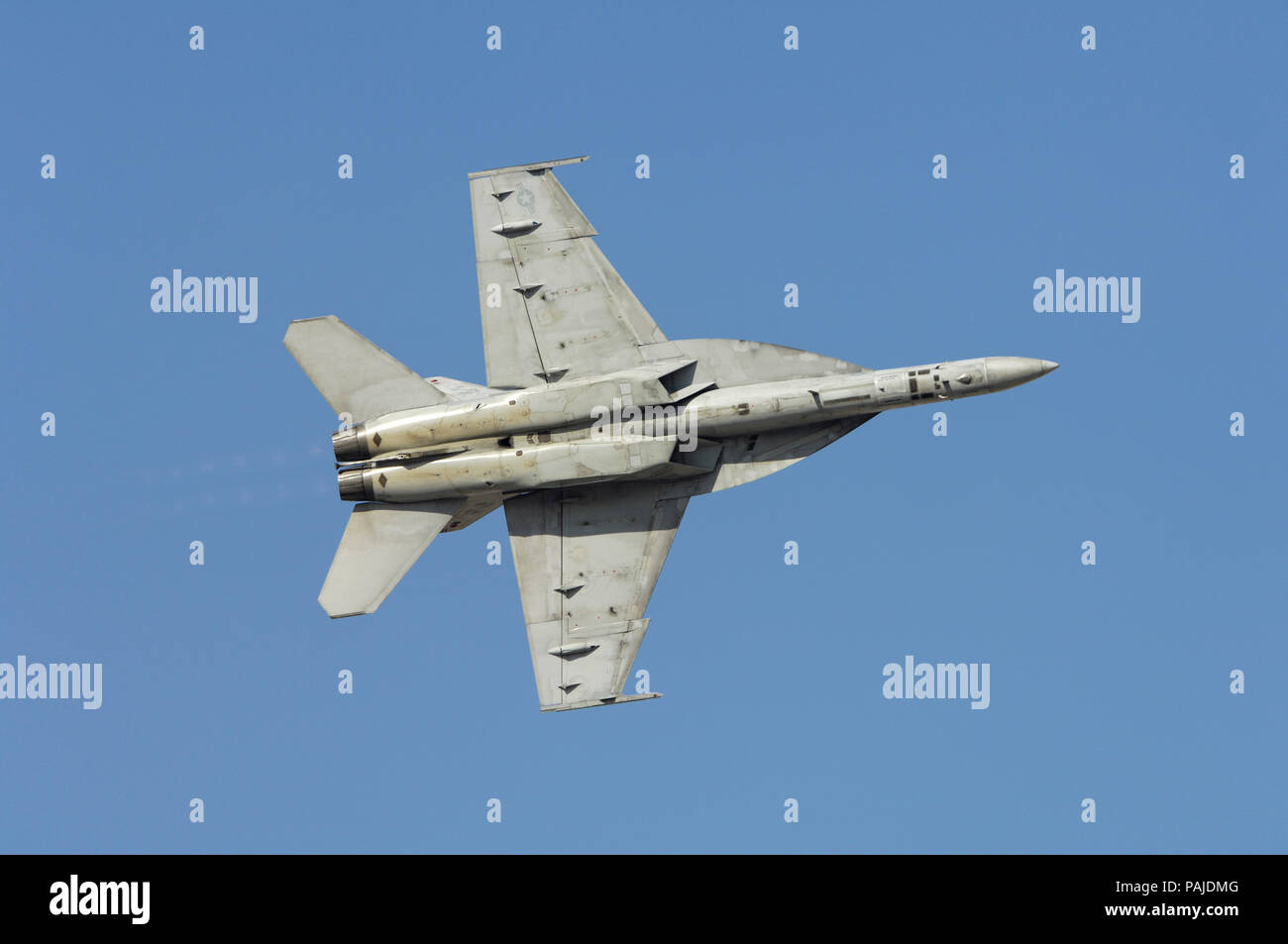USA Navy Boeing F/A-18E Super Hornet flying display al salone aeronautico di Dubai 2007 Foto Stock