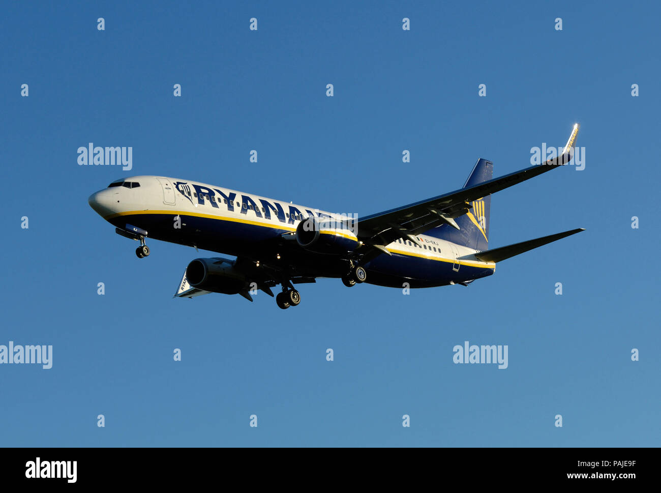Ryanair image immagini e fotografie stock ad alta risoluzione - Alamy