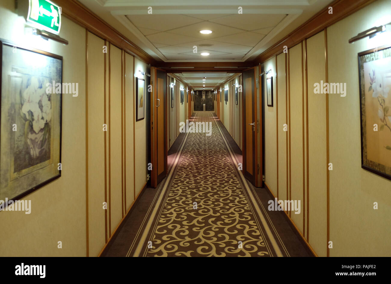 Hotel corridoio in Danubius Health Spa Resort Margitsziget Budapest, Ungheria Foto Stock