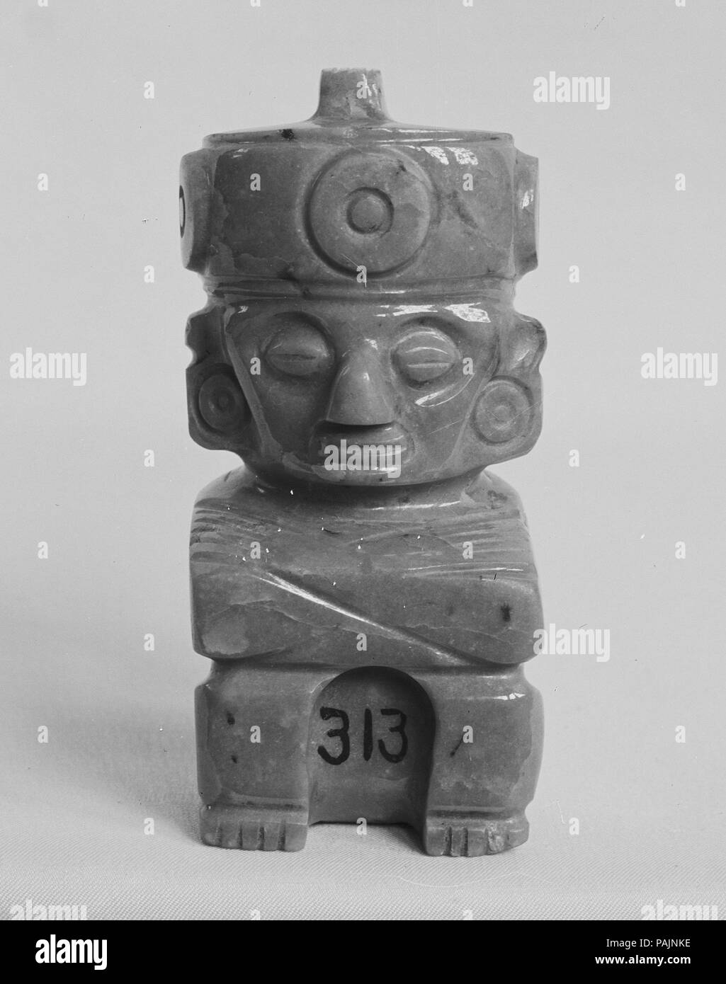 La figura di idolo. Cultura: Messico. Dimensioni: H. 2 13/16 in. (7.1 cm); W. 1 5/16 in. (3.3 cm); L. 15/16 in. (2.4 cm). Data: ca. fine del XV e XVI secolo. Museo: Metropolitan Museum of Art di New York, Stati Uniti d'America. Foto Stock