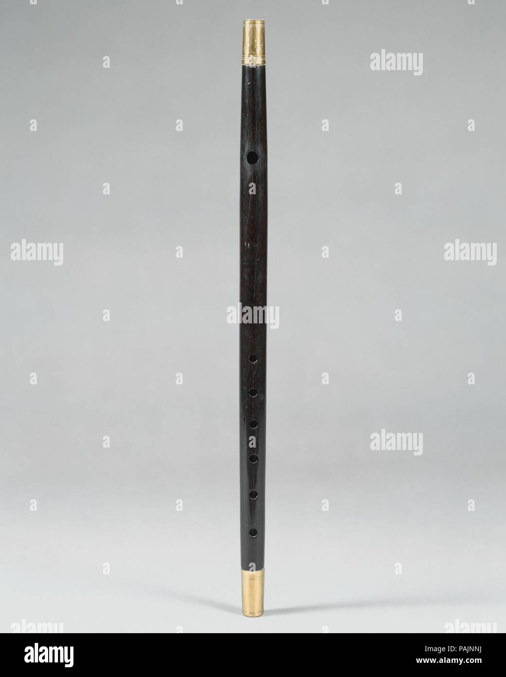 Fife. Cultura: American. Dimensioni: Lunghezza totale: 39,9 cm (15-3/4 in.) di imboccatura: 9.2 x 8.7mm Center imboccatura a fine: 306mm diametro di alesaggio: 10,8mm di diametro di foro: 5.7mm Distanza dalla imboccatura da centro a centro B: 134mm A: 156mm G: 177mm F: 201mm e: 224mm D: 249mm. Autore: Edward o Frederick Riley. Data: 1819-43. Museo: Metropolitan Museum of Art di New York, Stati Uniti d'America. Foto Stock