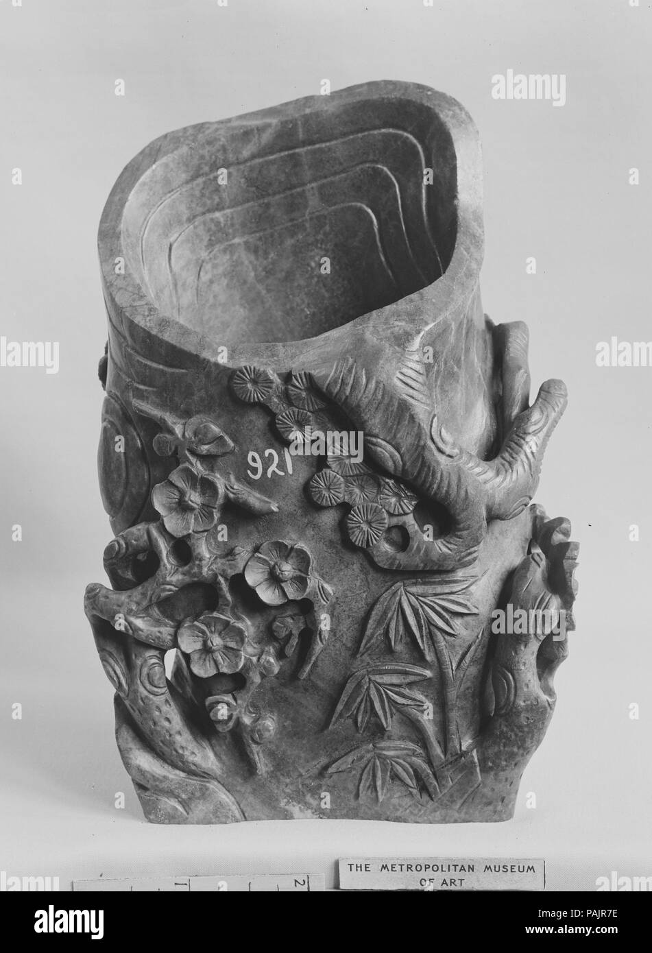 Vaso. Cultura: la Cina. Dimensioni: H. 6 1/8 in. (15,6 cm). Data: XVIII secolo. Museo: Metropolitan Museum of Art di New York, Stati Uniti d'America. Foto Stock
