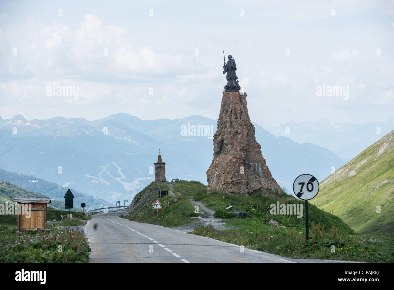 S. Bernardo statua sul Piccolo San Bernardo, Italia/Francia Foto Stock