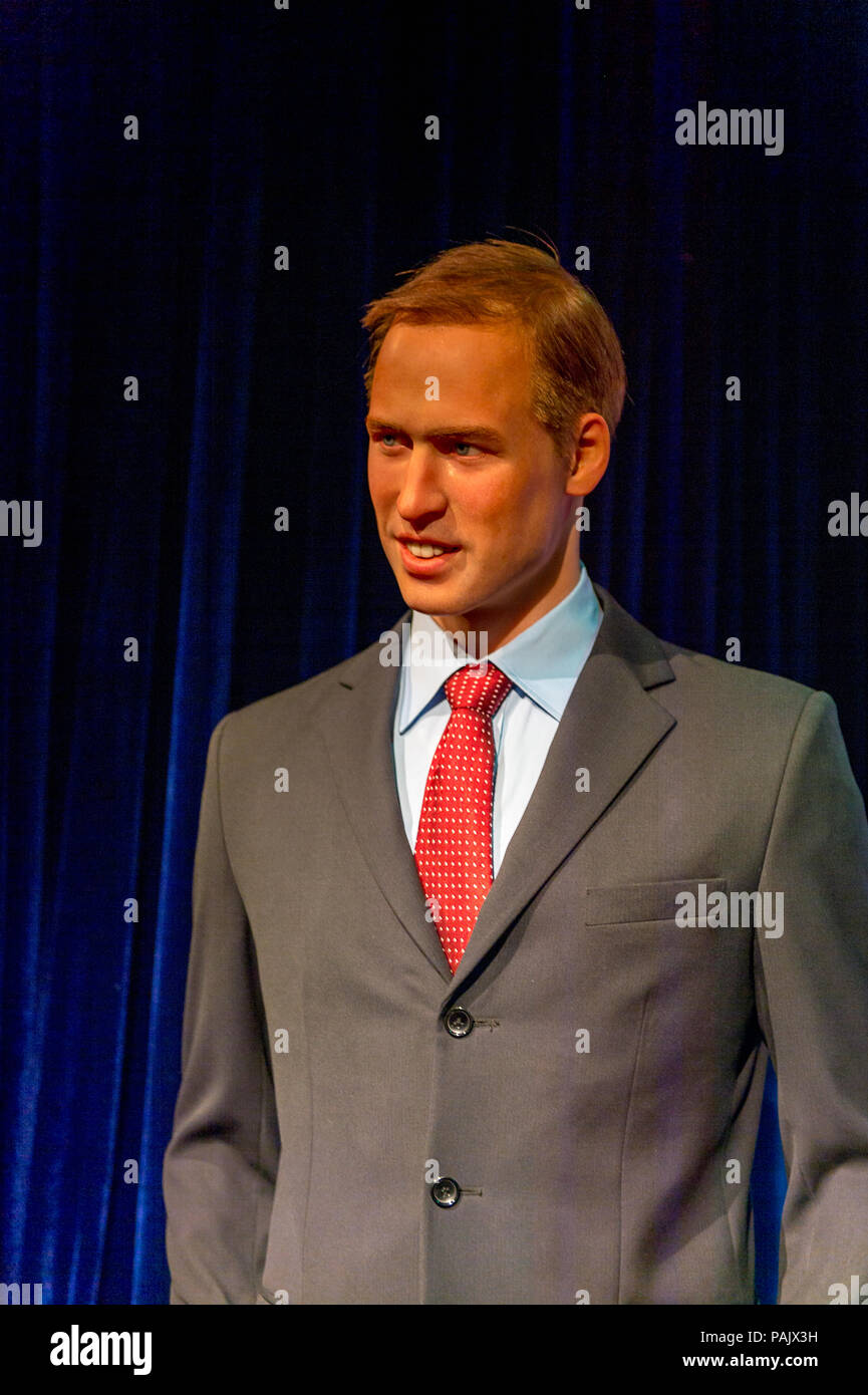SHANGHAI, Cina - il Apr 3, 2016: il Principe Willian a Shanghai il museo delle cere di Madame Tussauds. Marie Tussaud è nata come Marie Grosholtz nel 1761 Foto Stock