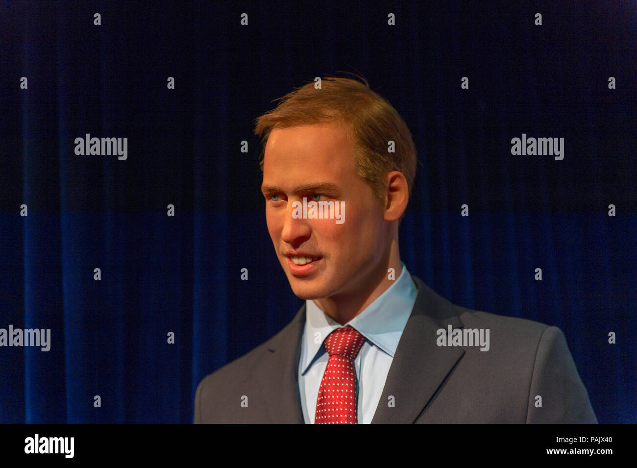 SHANGHAI, Cina - il Apr 3, 2016: il Principe Willian a Shanghai il museo delle cere di Madame Tussauds. Marie Tussaud è nata come Marie Grosholtz nel 1761 Foto Stock