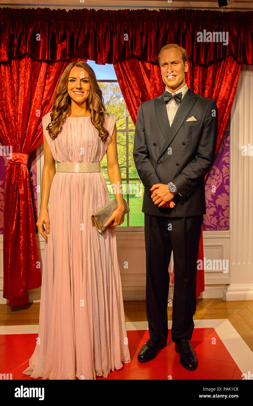 Pechino, Cina - 6 Aprile 2016: il Principe Willian e Caterina a Pechino il museo delle cere di Madame Tussauds. Marie Tussaud è nata come Marie Grosholtz in 176 Foto Stock