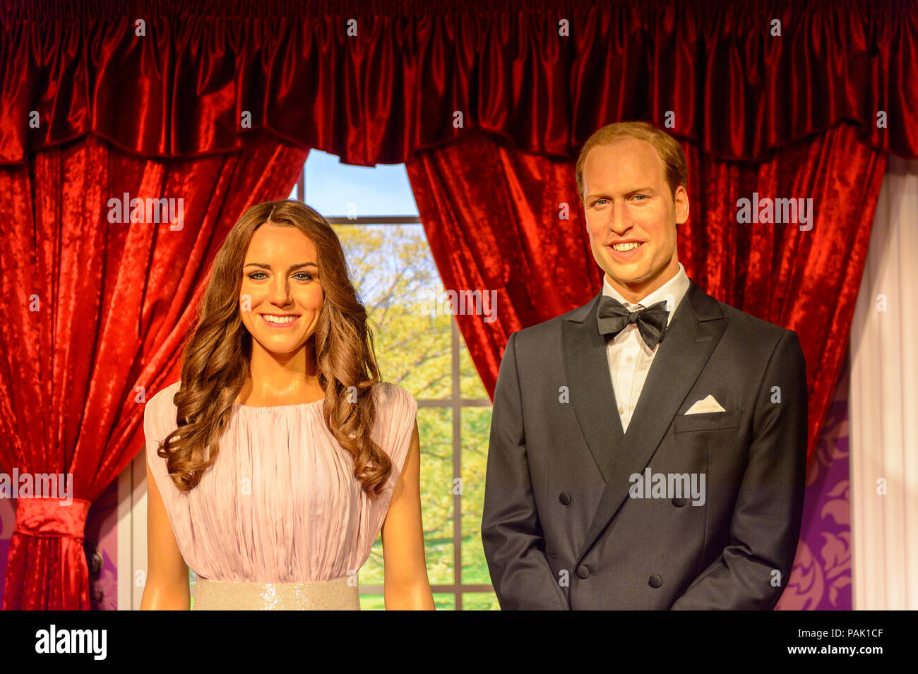 Pechino, Cina - 6 Aprile 2016: il Principe Willian e Caterina a Pechino il museo delle cere di Madame Tussauds. Marie Tussaud è nata come Marie Grosholtz in 176 Foto Stock
