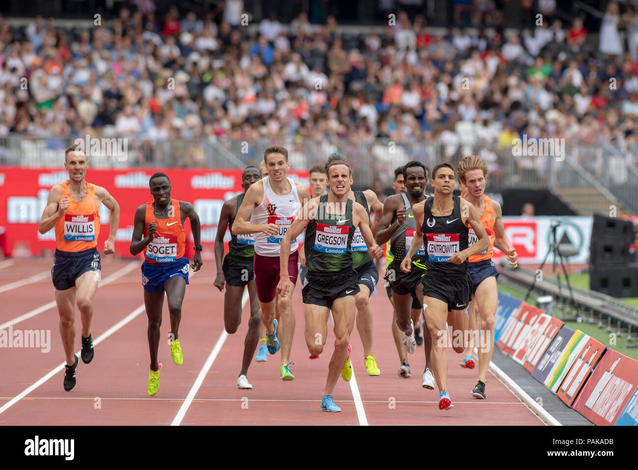 Londra, Regno Unito. Il 22 luglio 2018. Matthew Centrowitz (USA) a destra ha vinto il 1500m da Ryan Gregson (AUS) al Muller anniversario giochi presso la London Stadium, Londra, grande Britiain, il 22 luglio 2018. Credito: Andrew Torba/Alamy Live News Foto Stock