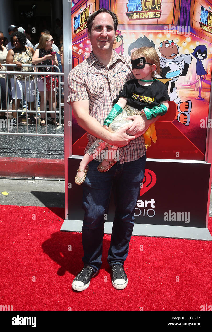 Hollywood, California, USA. 22 Luglio, 2018. 22 Luglio 2018 - Hollywood, California - Michael Jelenic, Juliette Jelenic. "Teen Titans Go! Per il film "" tenutasi presso la leva TCL Teatro Cinese. Photo credit: Faye Sadou/AdMedia Credito: Faye Sadou/AdMedia/ZUMA filo/Alamy Live News Foto Stock