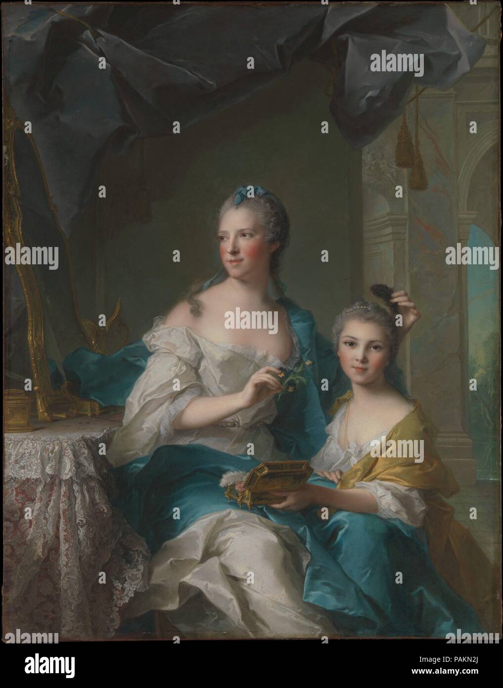 Madame Marsollier e sua figlia. Artista: Jean Marc Nattier (francese, Parigi Parigi 1685-1766). Dimensioni: 57 1/2 x 45 in. (146.1 x 114,3 cm). Data: 1749. Madame Marsollier era sposato, sotto la sua stazione, a un parigino mercante tessile il cui il negozio era in rue Saint-Honoré. Il suo ritratto, espone al Salon nel 1750, visualizza in piena misura il lusso di tessuti che sono stati la fonte della sua fortuna. La signora e il suo bambino sono en déshabille, rivelando tendaggi che accentuano la loro pelle perlacea. Non è sorprendente che i ricchi giovane avrebbe commissionato un grande ritratto di Nat Foto Stock