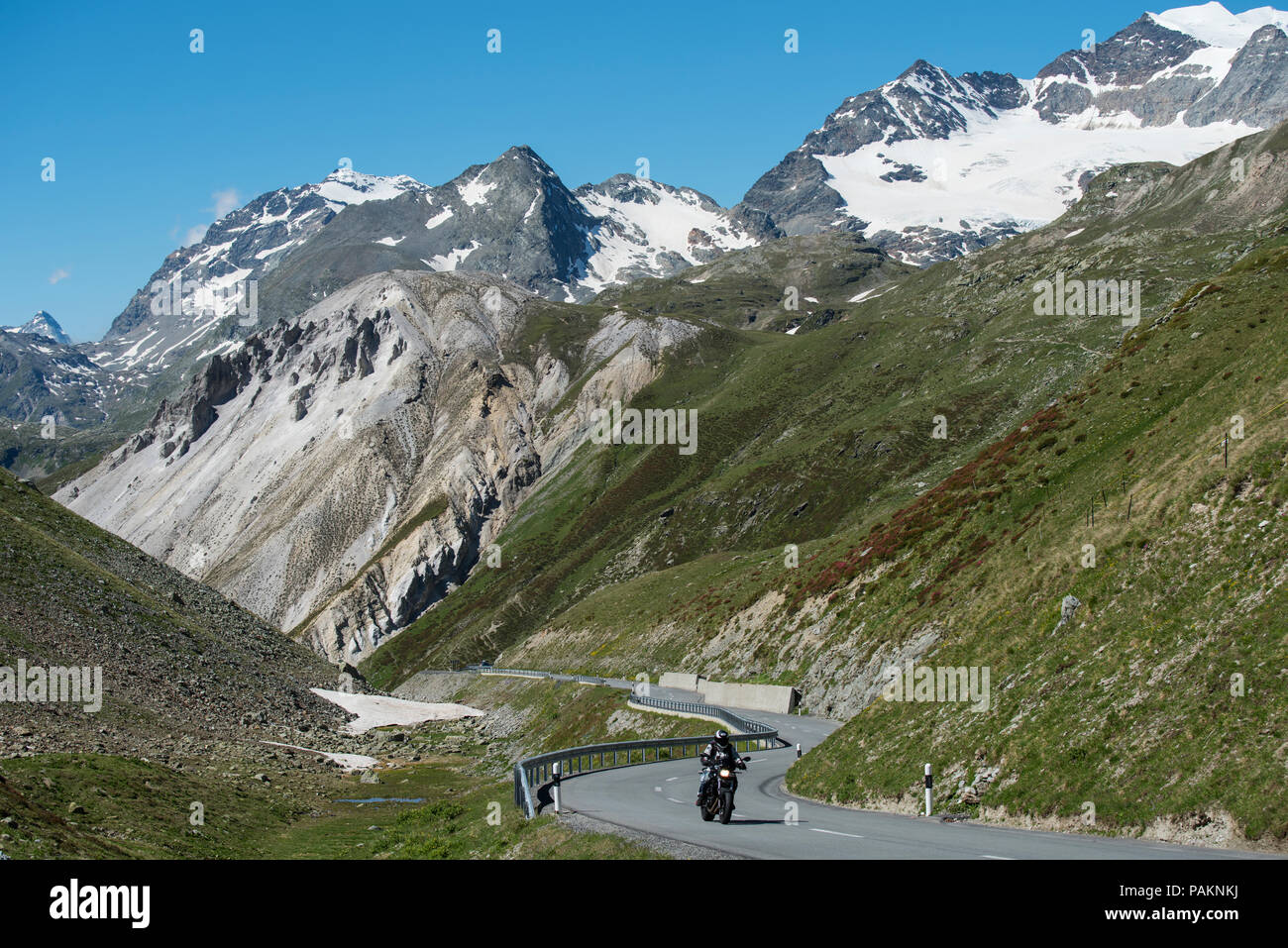 Livigno Passo Forcola di Livigno, (el. 2315 m.) è un alto passo di montagna nelle Alpi sul confine tra il cantone dei Grigioni in Svizzera e Foto Stock