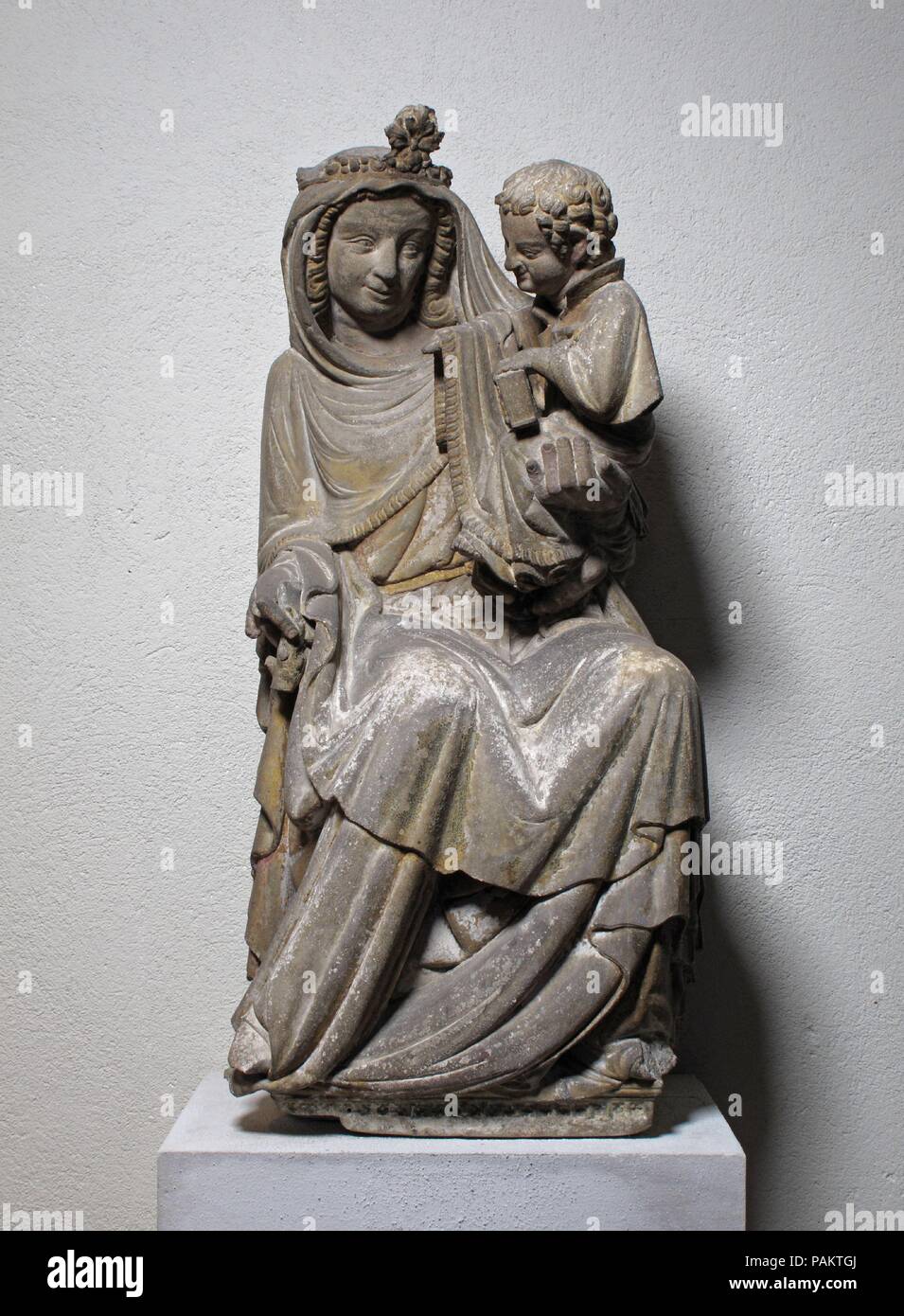 Seduto vergine e il bambino. Cultura: tedesco. Dimensioni: complessivo: 40 3/4 in. (103,5 cm). Data: seconda metà del XIV secolo. Museo: Metropolitan Museum of Art di New York, Stati Uniti d'America. Foto Stock