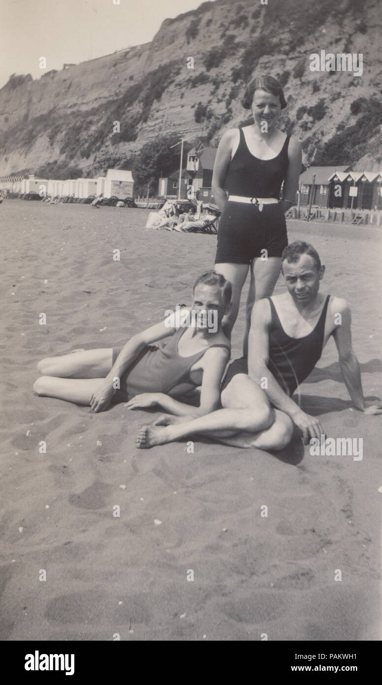Fotografia vintage di bagnanti sull'Isola di Wight Foto Stock