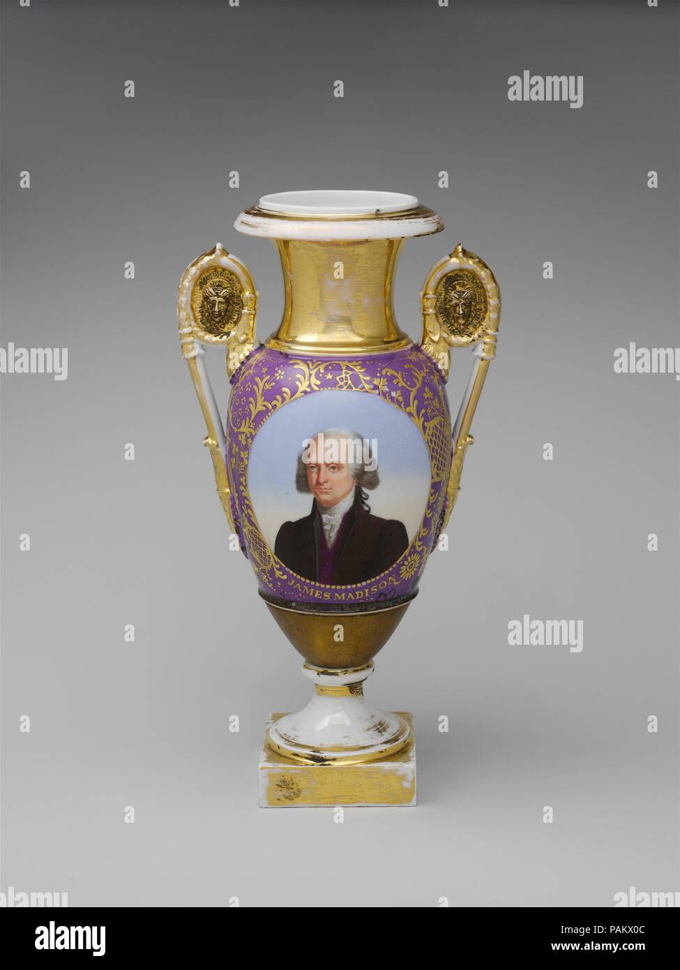 Vaso. Cultura: francese. Dimensioni: h. 14 1/8 in. (35,9 cm). Data: 1800-1830. Museo: Metropolitan Museum of Art di New York, Stati Uniti d'America. Foto Stock