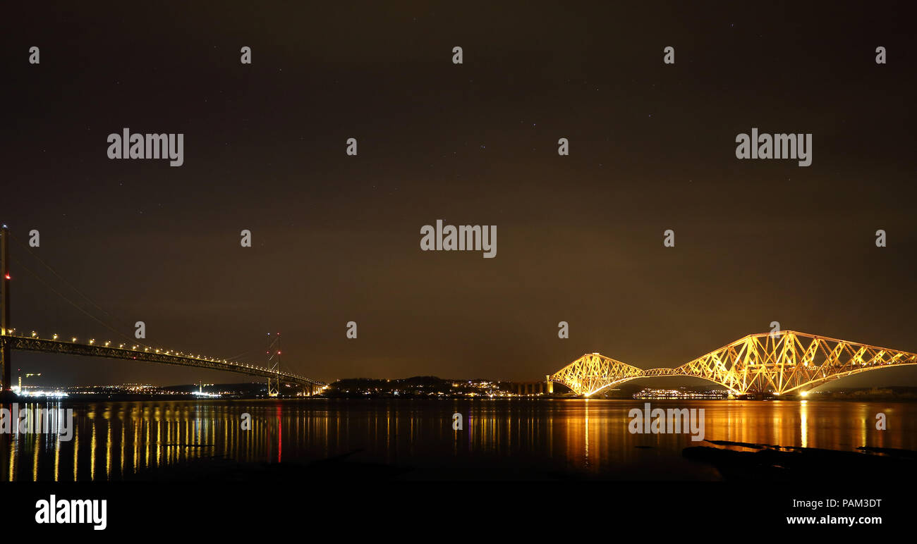 Firth of Forth Bridge e stelle di notte Foto Stock