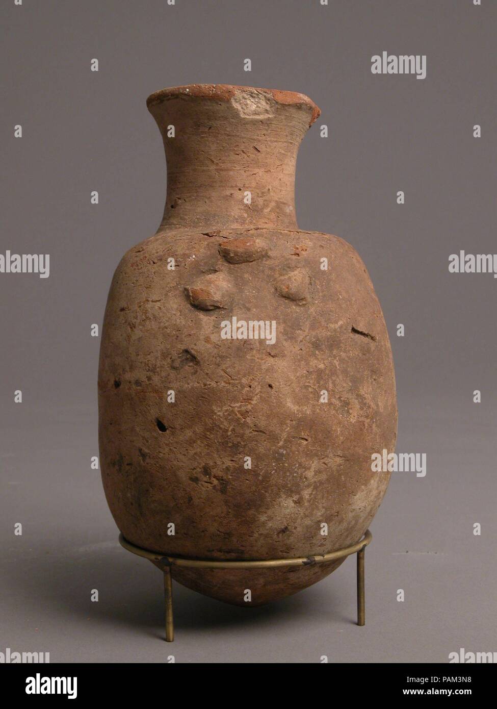 Vaso. Cultura: copto. Dimensioni: complessivo: 7 3/8 x 4 5/16 in. (18,7 x 11 cm). Data: 4-VII secolo. Museo: Metropolitan Museum of Art di New York, Stati Uniti d'America. Foto Stock