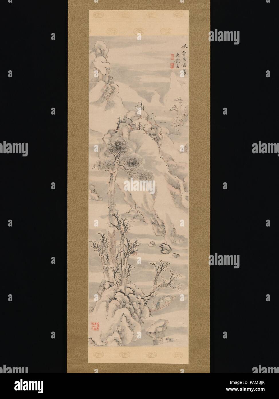 Paesaggio invernale, nello stile di Guo Zhongshu. Artista: Taiga Ike (giapponese, 1723-1776). Cultura: il Giappone. Dimensioni: Immagine: 39 a. × 12 1/2 in. (99 × 31,7 cm) complessivamente con il montaggio: 75 × 17 15/16 in. (190,5 × 45,5 cm) in generale con le manopole: 75 × 20. (190,5 × 50,8 cm). Data: fine del XVIII secolo. Una piccola barca che trasportano i passeggeri accademiche, che potrebbe essere il suo modo per visitare un amico in una delle case di distanza, è descritto da ondulate, Sharp, duro e ago-linee sottili. Un grappolo di case è visibile in distanza a destra. La scala di grigi del dipinto è evidenziata dal c Foto Stock