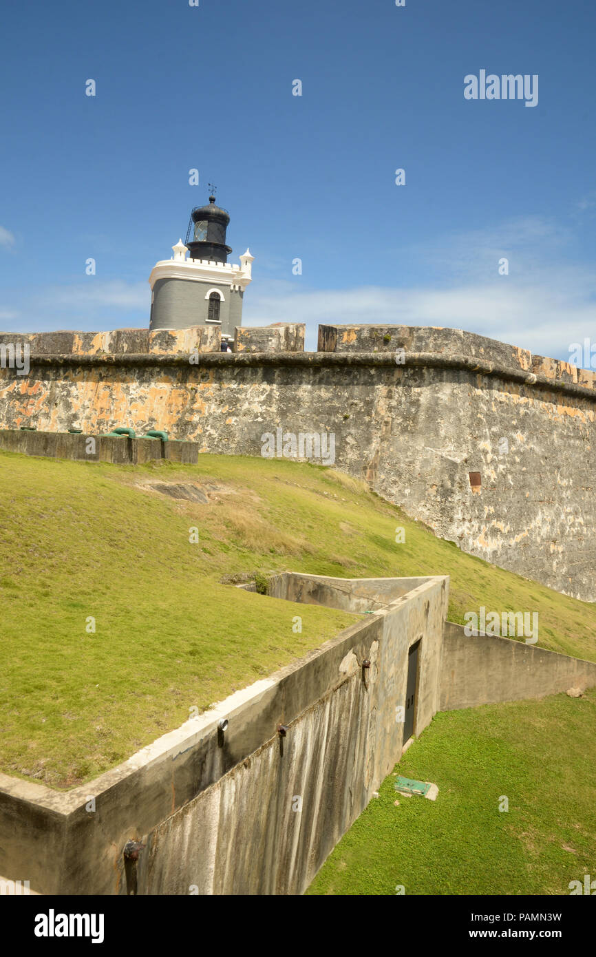 Un edificio a Castillo San Felipe del Morrol fort nella vecchia San Juan Portorico mostrano la fortificazione del fort. Foto Stock