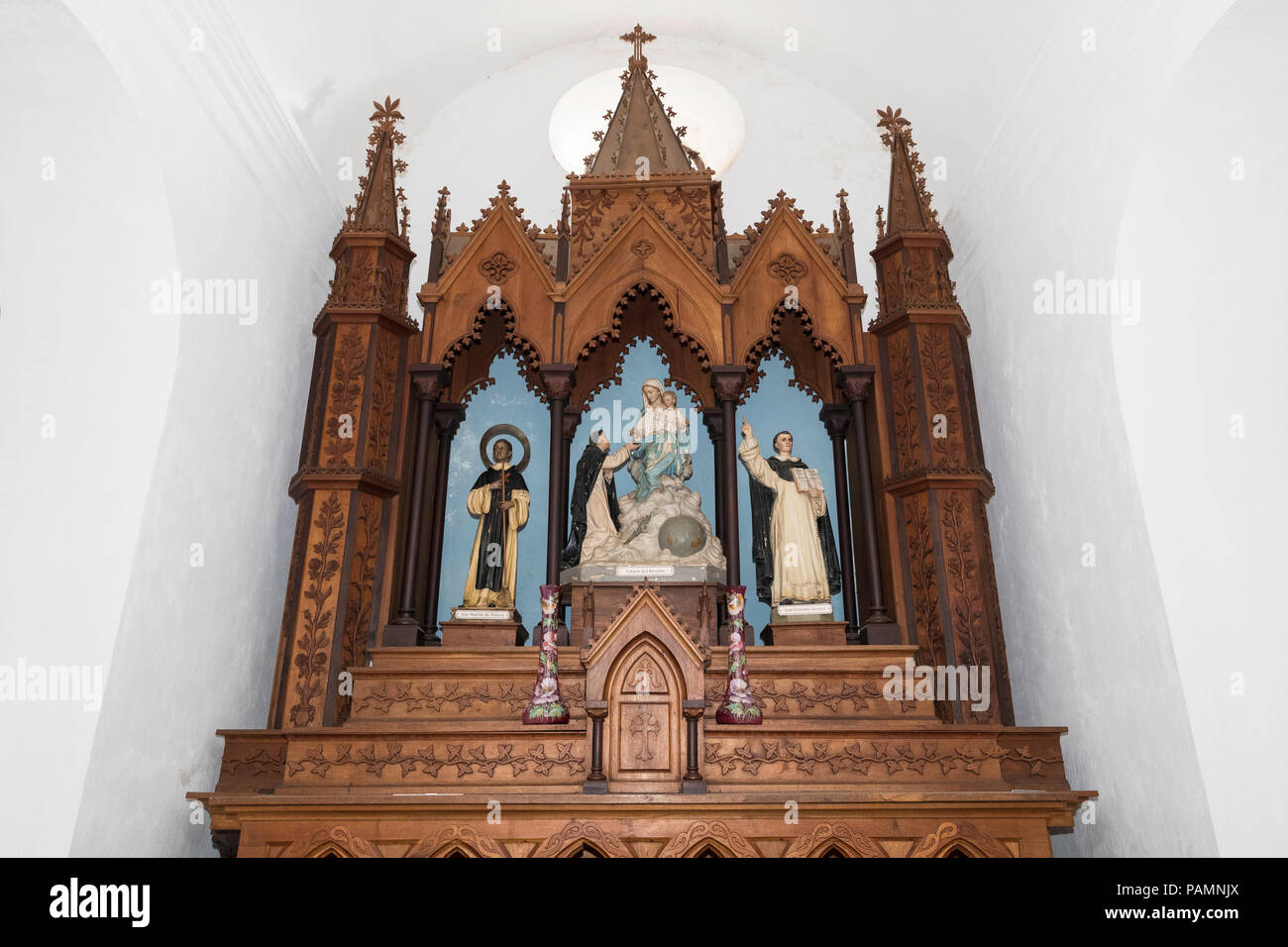Vista interna del Iglesia Parroquial de la Santísima nel Patrimonio Mondiale UNESCO città di Trinidad, Cuba. Foto Stock