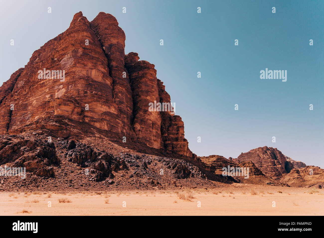 Il 'Sanche pilastri' mountain rock formazione nel Wadi Rum desert, Giordania Foto Stock