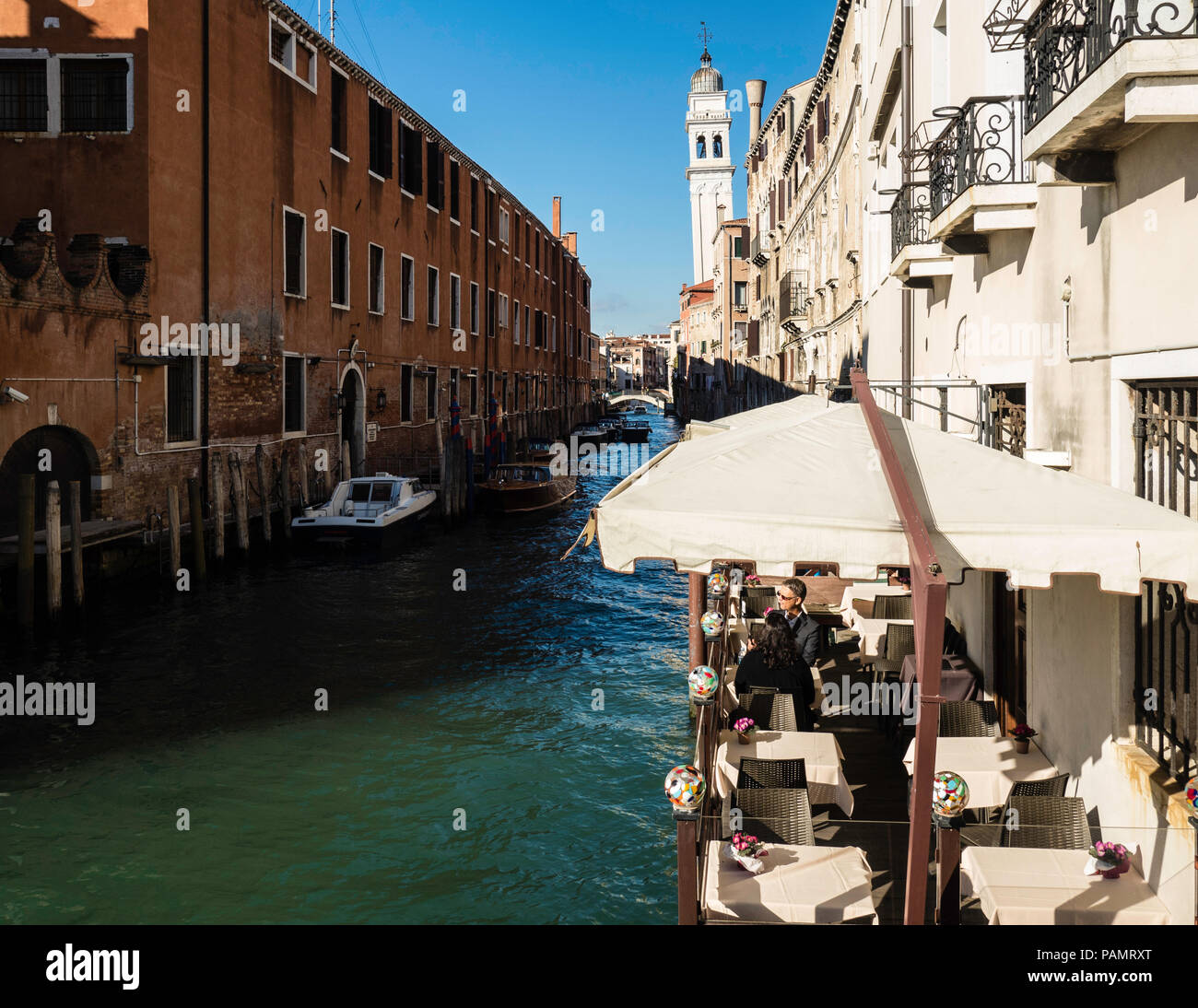 Non questo spot sguardo romantico avere cena presso a Venezia? Foto Stock