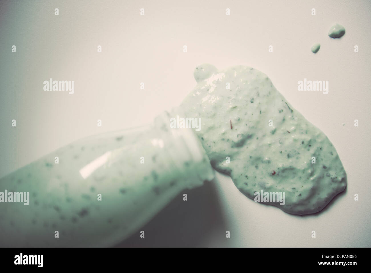 Versato frullato verde Foto Stock