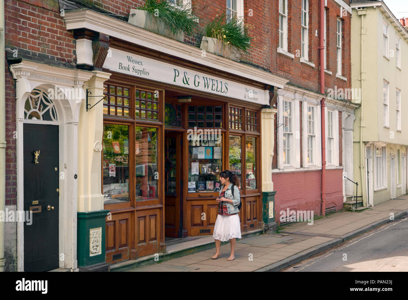 P e G Wells bookshop in College Street, Winchester, Hampshire, Inghilterra Foto Stock