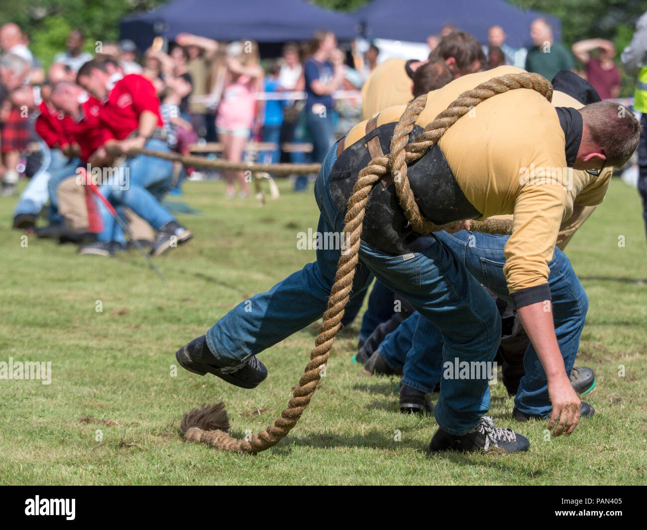 Tomintoul, Scozia - 21 luglio, 2018: Tug of War evento presso l'Highland Games a Tomintoul, Scozia. Foto Stock