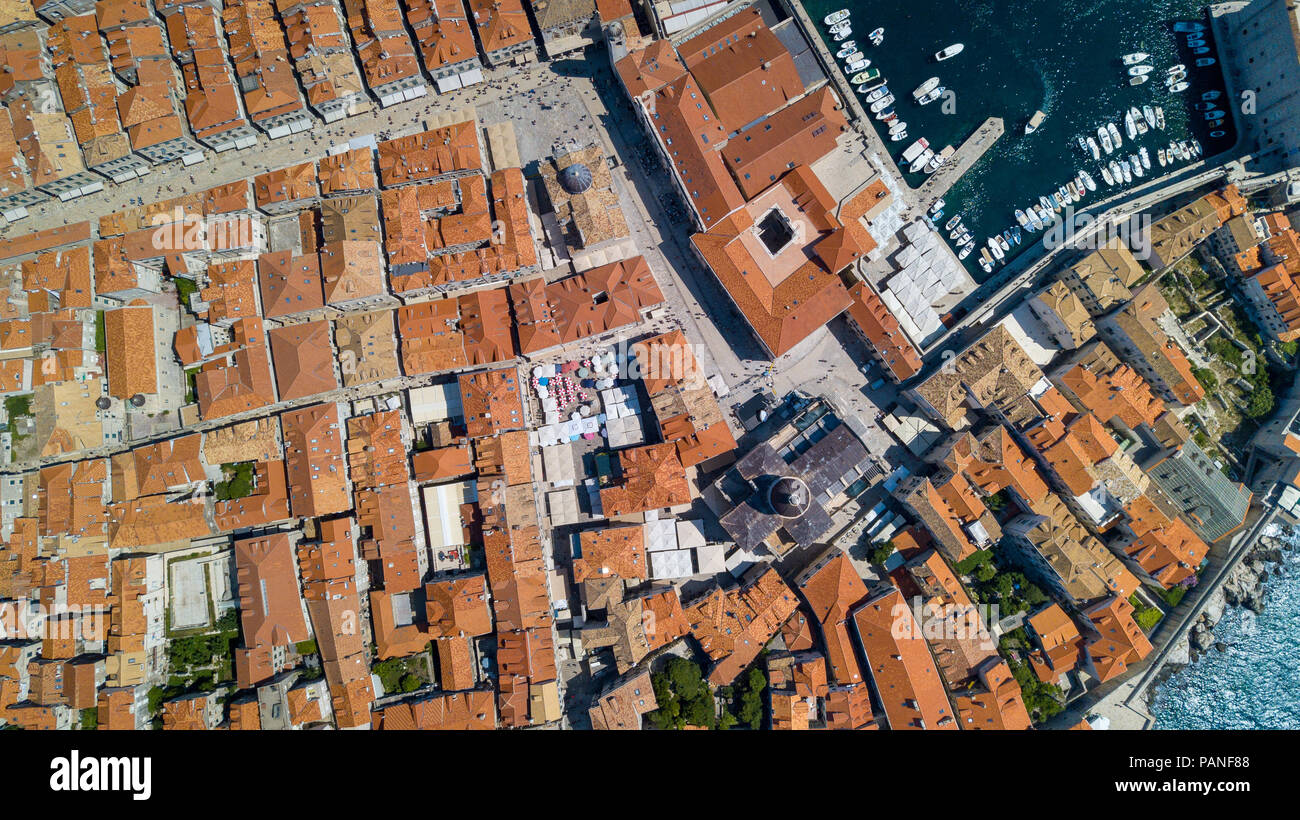 Edifici all'interno delle mura della Città Vecchia di Dubrovnik, Croazia Foto Stock