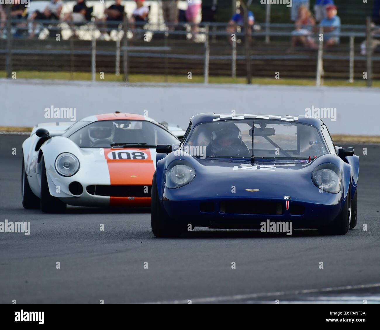 Julian Thomas, Calum Lockie, Chevron B8, Yokohama Trophy, Maestri FIA Historic auto sportive, Daytona al crepuscolo, Silverstone Classic, luglio 2018, Silversto Foto Stock