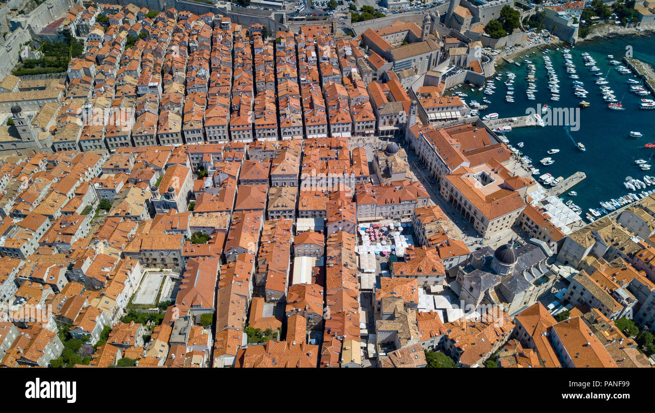 Edifici all'interno delle mura della Città Vecchia di Dubrovnik, Croazia Foto Stock