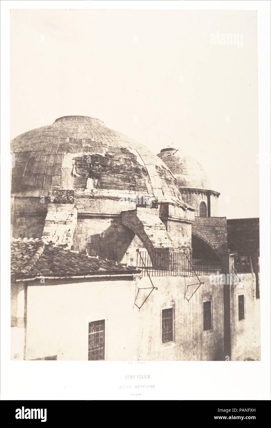Jérusalem, Saint Sépulcre, Coupole. Artista: Auguste Salzmann (Francese, 1824-1872). Dimensioni: Immagine: 33,2 x 23,5 cm (13 1/16 x 9 1/4 in.). Montaggio: 60,2 x 44,6 cm (23 11/16 x 17 9/16 in.). Stampante: Imprimerie photographique de Blanquart-Évrard, à Lille (francese, attivo 1851-55). Data: 1854. Museo: Metropolitan Museum of Art di New York, Stati Uniti d'America. Foto Stock