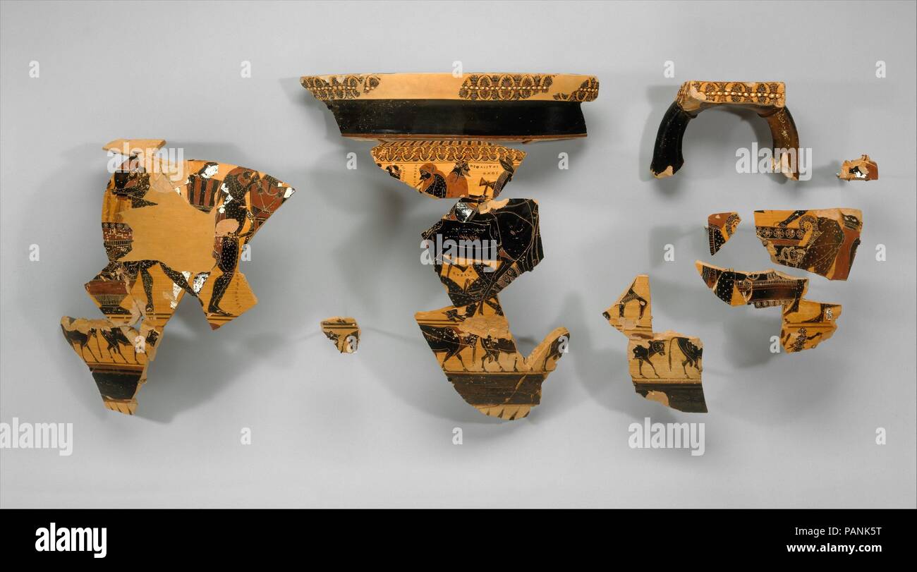 Frammento di una colonna in terracotta-crater, unisce 1997.388un-eee. Cultura: greco, soffitta. Dimensioni: 4 1/4 x 4 1/2 in. (10,8 x 11,4cm). Data: ca. 560-540 A.C. Un lato, Hephaistos su un asino accompagnato da satiri e menadi sotto una maniglia e satiri il riempimento di un cratere, satiri e menadi sotto la maniglia opposta, Satiro il riempimento di un vaso in corrispondenza di una voluta-crater, maenad con otre al di sotto, Eracle la guida del bestiame di Geryon. Museo: Metropolitan Museum of Art di New York, Stati Uniti d'America. Foto Stock