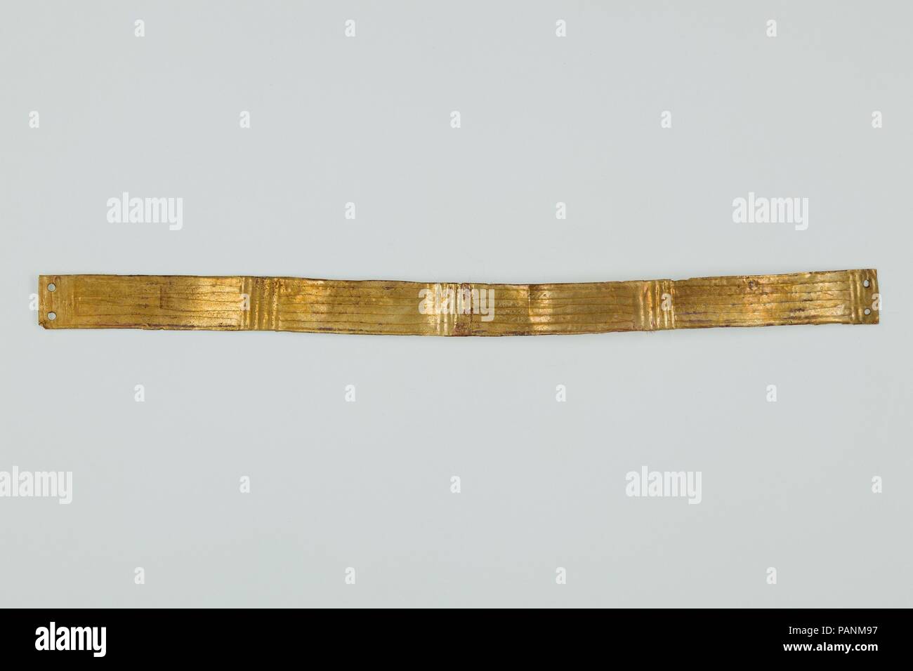 Amulet, foglio oro, bracciale. Dimensioni: ca. 11,5 cm. Dynasty: Dynasty 26-29. Data: 664-380 A.C. Museo: Metropolitan Museum of Art di New York, Stati Uniti d'America. Foto Stock