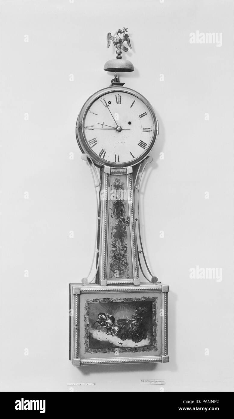 Orologio banjo. Cultura: American. Dimensioni: 34 1/2 x 10 in. (87,6 x 25,4 cm). Maker: Aaron Willard Jr. (1783-1864). Data: ca. 1825. Museo: Metropolitan Museum of Art di New York, Stati Uniti d'America. Foto Stock
