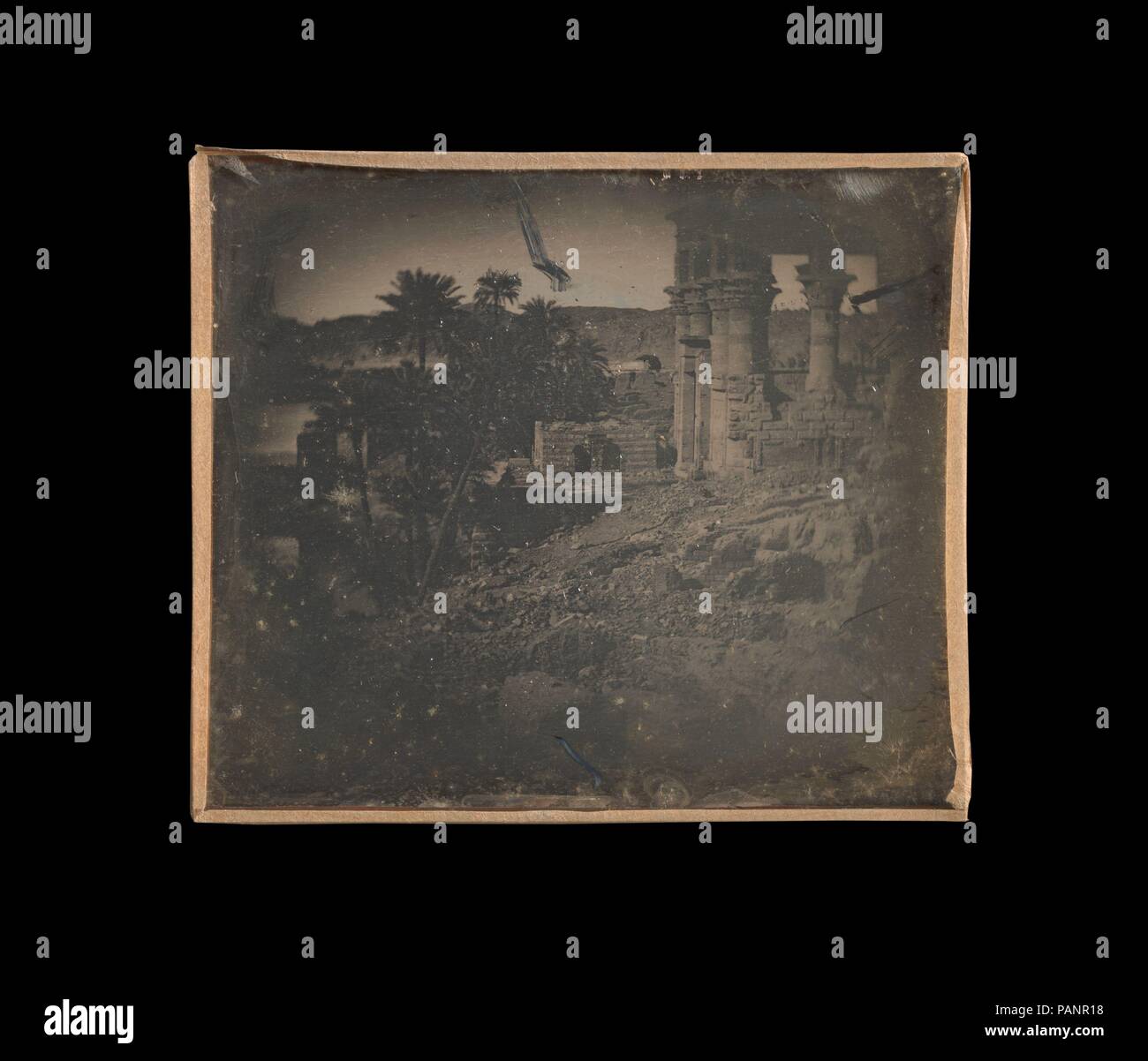 Phile, tempio découvert. Artista: Joseph-Philibert Girault de Prangey (Francese, 1804-1892). Dimensioni: Immagine: 3 1/8 x 3 3/4 in. (8 × 9,5 cm). Data: 1844. Museo: Metropolitan Museum of Art di New York, Stati Uniti d'America. Foto Stock