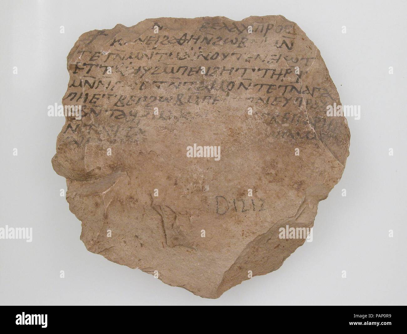 Ostrakon. Cultura: copto. Dimensioni: 4 1/8 x 4 1/4 in. (10,4 x 10,8 cm). Data: 7. secolo. Museo: Metropolitan Museum of Art di New York, Stati Uniti d'America. Foto Stock